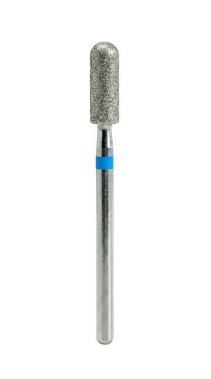 Embout diamant cylindre avec bague bleue sur fond noir, pour un travail régulier et contrôlé sur l’ongle.