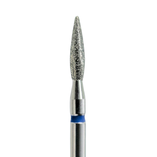 Gros plan sur la tête d'un embout de ponceuse à ongles en forme de flamme. La partie supérieure est recouverte de grains de diamant abrasifs et comporte une bague bleue à sa base