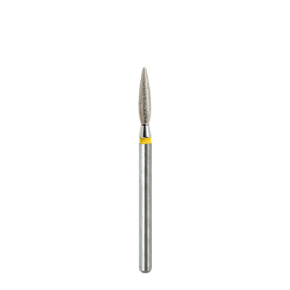 Une vue isolée et nette d'un embout de fraise à ongle professionnel en métal. La partie active est un cône pointu abrasif argenté, avec un anneau de repère jaune vif en dessous. Le manche est en métal lisse et poli.