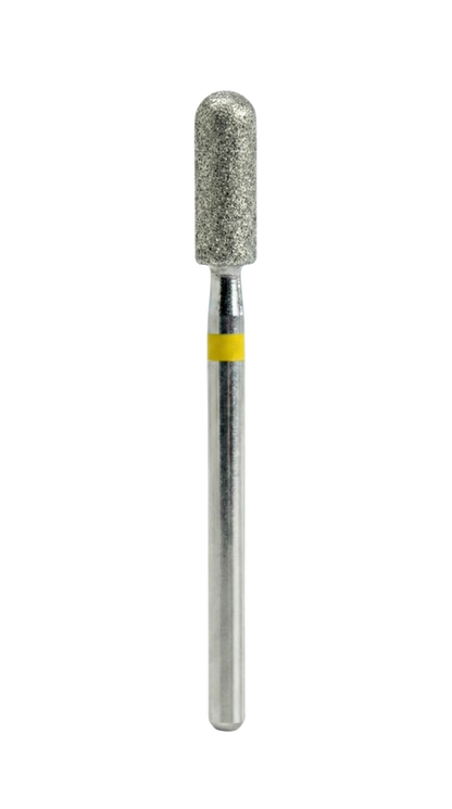 Gros plan de l’embout diamant cylindre avec bague jaune, pour une finition précise et contrôlée.