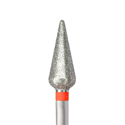 Gros plan sur la tête abrasive d'un embout de ponceuse à ongles en diamant de forme tulipe. L'embout possède une bague rouge à sa base, indiquant un grain fin.