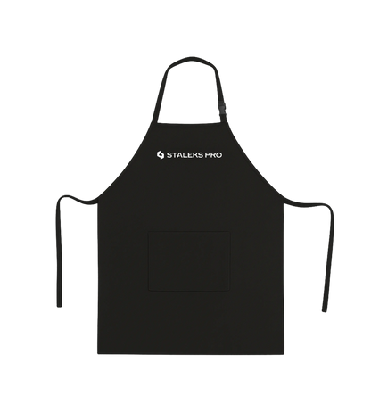 Tablier Staleks Pro noir, vue de face avec poche centrale.