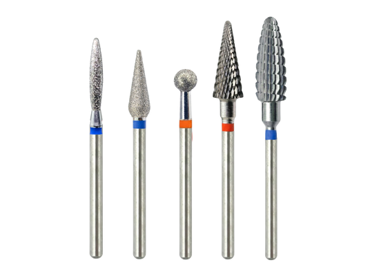 Kit complet de 5 embouts de ponceuse alignés, combinant embouts diamant et carbure pour la préparation, le nettoyage et le retrait de matière.