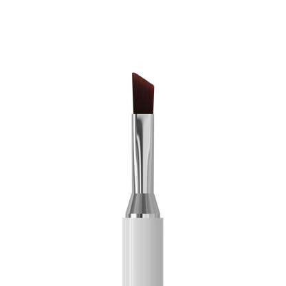 Gros plan de l’embout gel biseauté Staleks Pro Exclusive 06/09 pour pose précise près des cuticules
