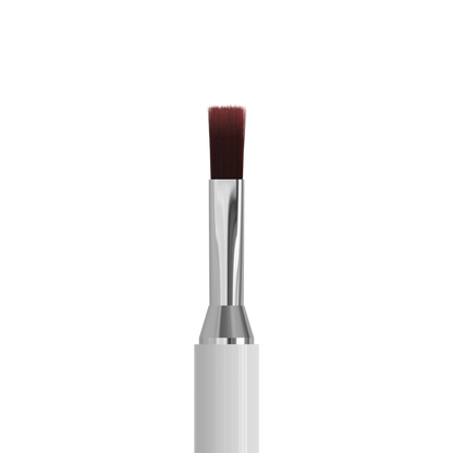 Gros plan du pinceau gel droit Staleks Pro Exclusive 08/03 pour modelage et application uniforme du gel