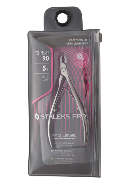 Pince à envies STALEKS Expert NE-90-5 en packaging fermé, avec design rose et noir de la gamme EXPERT 90.