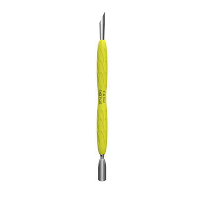 Vue d'ensemble verticale du pousse-cuticule Staleks Pro UNIQ 10 | 2. L'outil possède un manche jaune fluo texturé pour une meilleure prise en main et deux embouts fonctionnels en acier inoxydable à chaque extrémité.