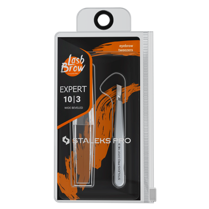 Emballage Staleks Pro Lash Brow Expert 10/3 avec pince à épiler visible à l’intérieur.
