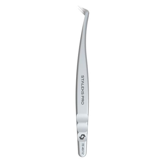 Pince extensions de cils Staleks Pro TE-40/12, angle droit 65°, finition satinée avec 3 rainures antidérapantes, vue de face.