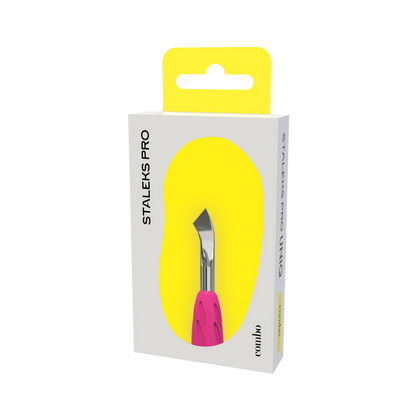 Boîte UNIQ Combo en 3/4 avec visuel de l’embout WPPQ-14 (lame inclinée) sur fond jaune.